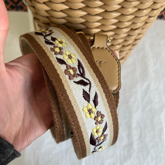 Tory Burch Emerson Woven Mini Bucket Bag Crossbody Bag Ginger Shortbread Tan - Picture 3 of 6